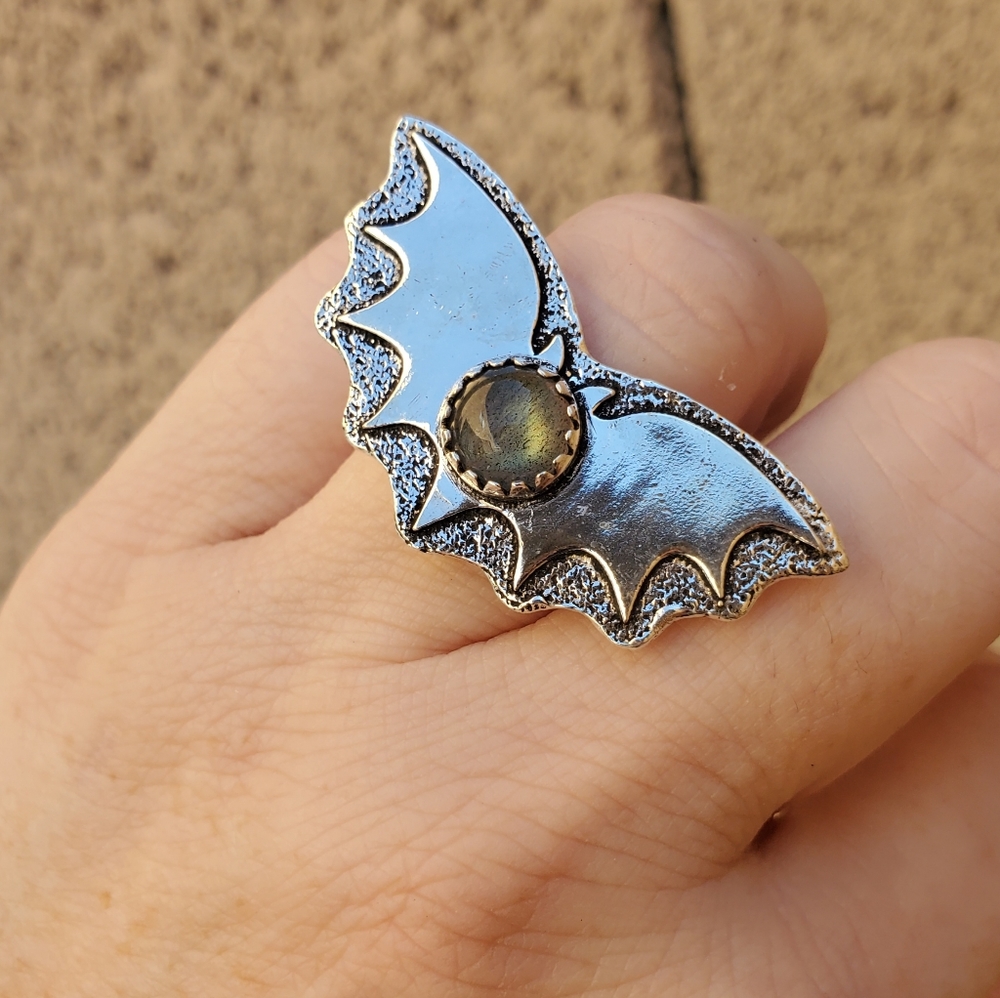 New Labradorite 925 Silver Bat Ring.